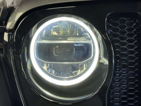 Used 2021 Jeep Wrangler Unlimited Sport AWD/4WD image 10