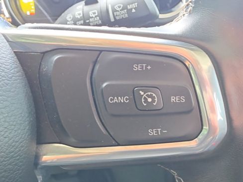 Used 2022 Jeep Wrangler Unlimited Sahara w/ Cold Weather Group AWD/4WD image 13