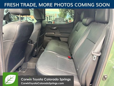Used 2022 Toyota Tacoma TRD Off-Road w/ TRD Premium Off Road Package AWD/4WD image 11
