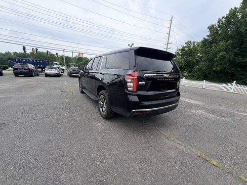 Used 2022 Chevrolet Suburban LT AWD/4WD image 35