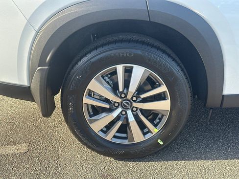 New 2026 Nissan Pathfinder SL image 17