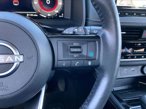 Used 2023 Nissan Rogue Platinum w/ Platinum Premium Package image 18