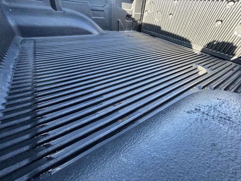 Used 2018 Nissan Frontier SV image 15