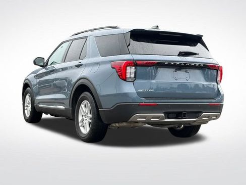 Used 2025 Ford Explorer Active w/ Active Comfort Package RWD image 9