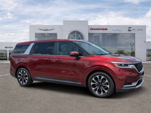 Used 2022 Kia Carnival EX FWD image 1