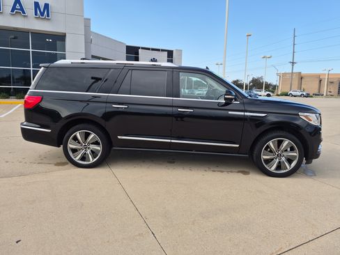 Used 2019 Lincoln Navigator L Reserve AWD/4WD image 3