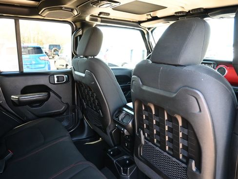 Used 2018 Jeep Wrangler Unlimited Rubicon image 23