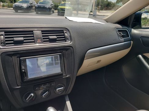 Used 2018 Volkswagen Jetta Wolfsburg Edition FWD image 18
