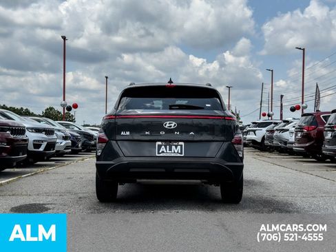 Used 2024 Hyundai Kona SEL FWD image 5