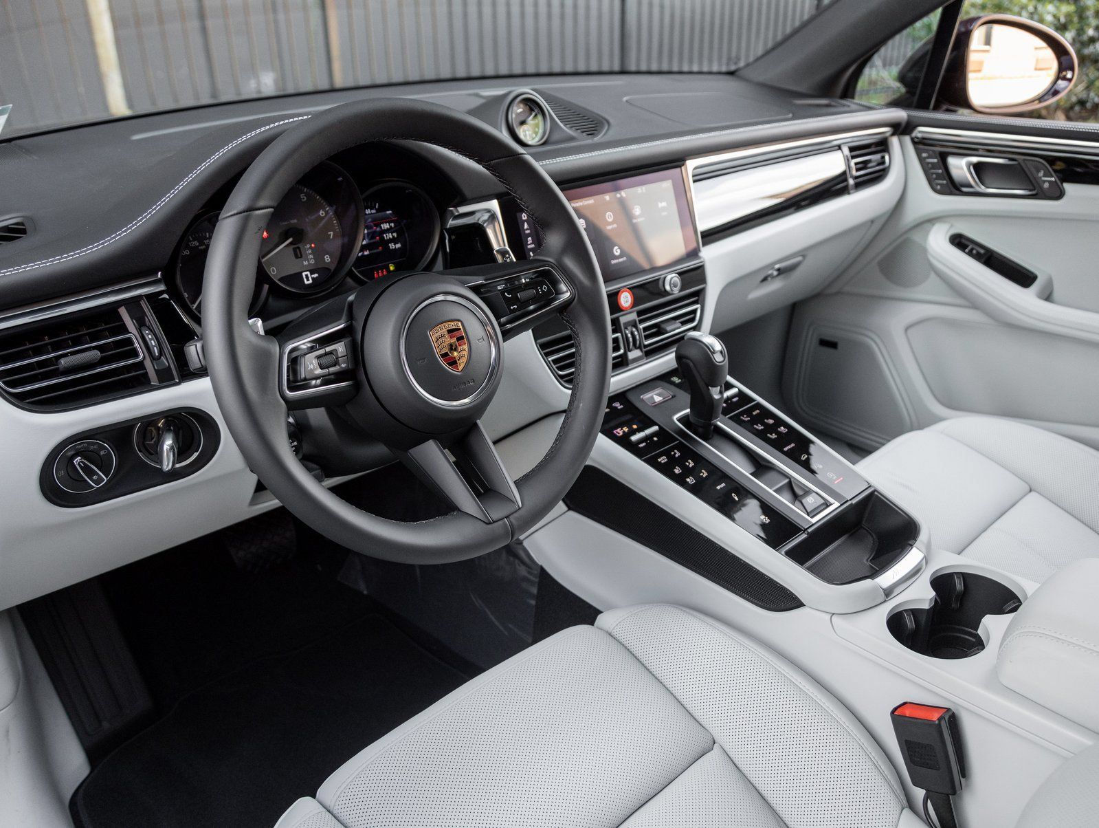 Certified 2026 Porsche Macan S AWD/4WD image 4