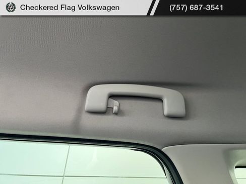 Used 2023 Nissan Rogue SV image 47