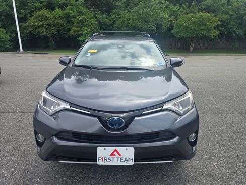 Used 2018 Toyota RAV4 XLE w/ Convenience Package AWD/4WD image 2