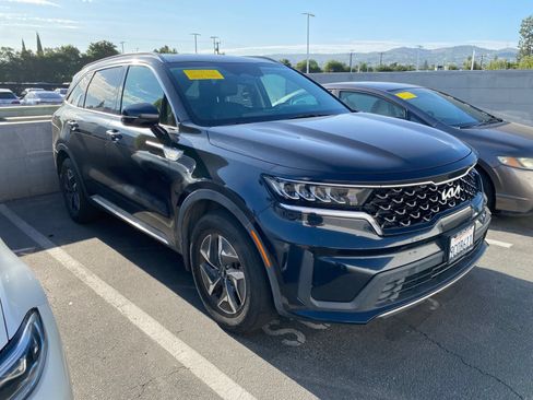 Used 2022 Kia Sorento S FWD image 3