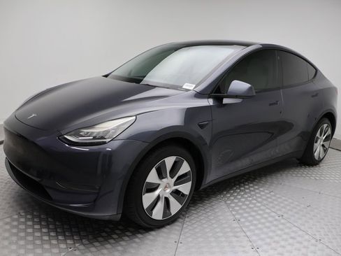 Used 2021 Tesla Model Y Long Range image 1
