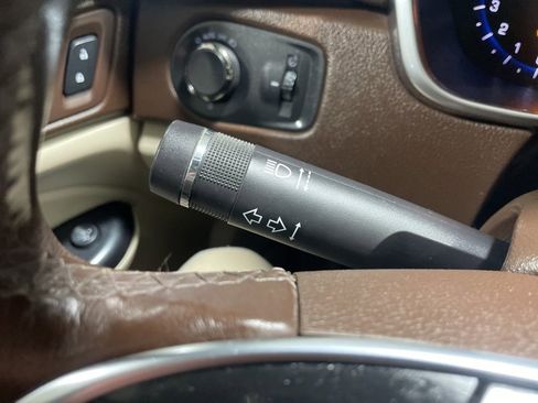 Used 2015 Cadillac SRX Luxury w/ Driver Awareness Package image 23