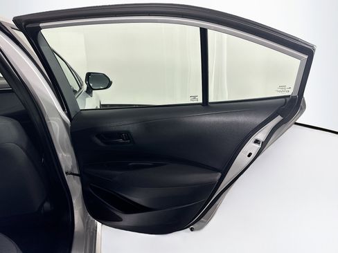 Used 2024 Toyota Corolla LE image 28