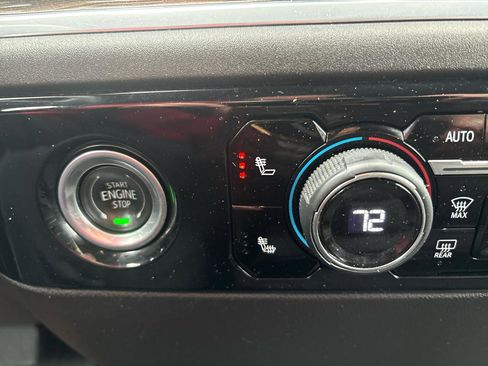 Used 2024 Chevrolet Silverado 1500 LT image 16