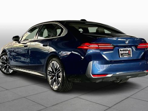 Used 2024 BMW 530i image 11