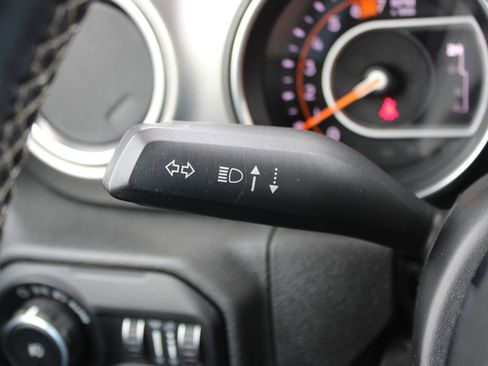 Used 2020 Jeep Wrangler Unlimited Sahara AWD/4WD image 35