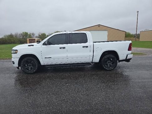 Used 2025 RAM 1500 Big Horn AWD/4WD image 3