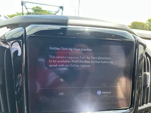 Used 2023 Chevrolet Traverse LT FWD image 18
