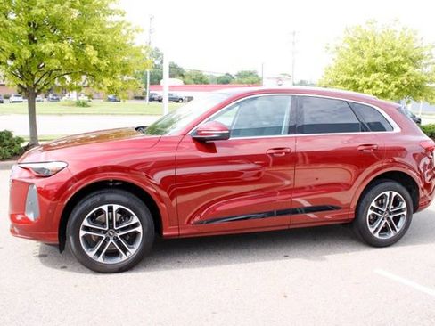 Used 2025 Audi Q5 Premium Plus w/ Premium Plus AWD/4WD image 10