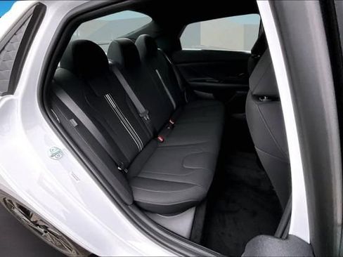 New 2026 Hyundai Elantra SEL Sport Premium FWD image 9