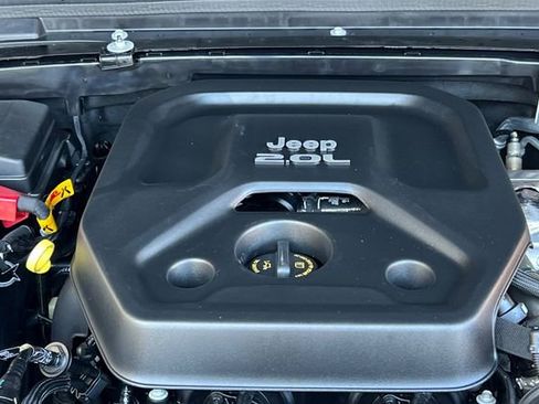 Used 2023 Jeep Wrangler Unlimited Sahara image 37