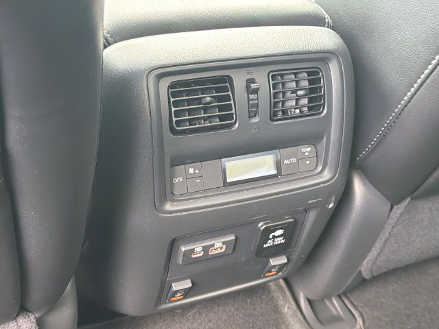 Used 2019 Nissan Pathfinder Platinum AWD/4WD image 24