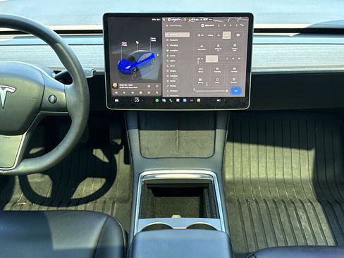 Used 2023 Tesla Model 3 Standard Range image 29