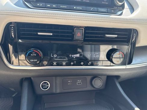 Used 2021 Nissan Rogue SV AWD/4WD image 22