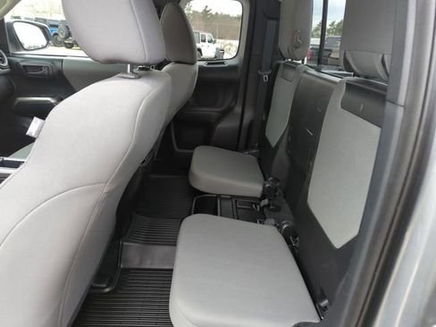 Used 2017 Toyota Tacoma SR5 image 30