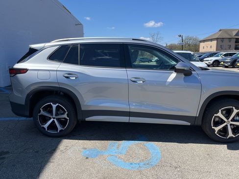 New 2026 Volkswagen Tiguan SE image 11