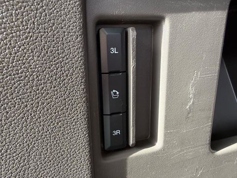 Used 2020 Ford Expedition Max XLT image 18