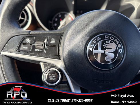 Used 2019 Alfa Romeo Giulia Ti w/ Quick Order Package 22X Lusso image 25