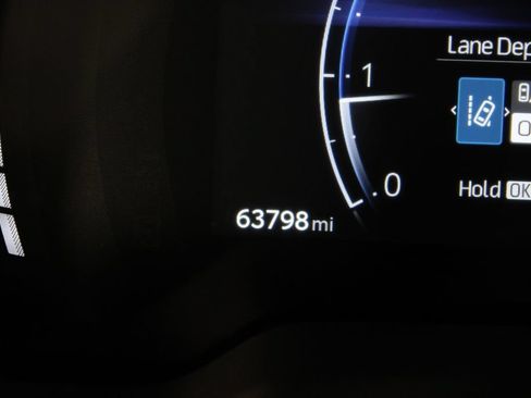Used 2024 Toyota Corolla Cross XLE FWD image 27
