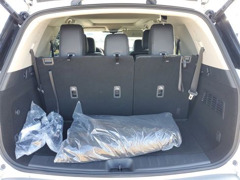 New 2025 Nissan Pathfinder SL w/ SL Premium Package image 7