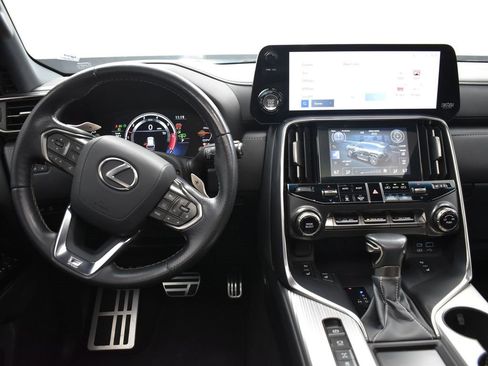 Used 2023 Lexus LX 600 F Sport image 28
