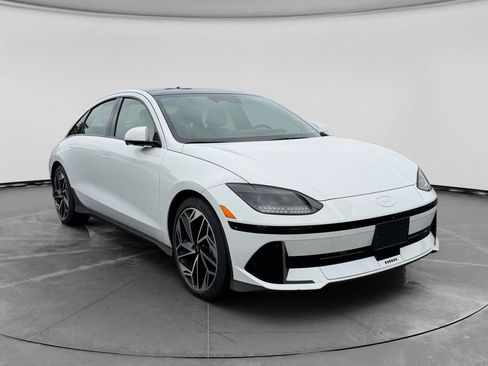Used 2023 Hyundai Ioniq 6 Limited AWD/4WD image 3