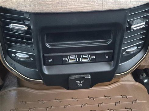 Used 2022 RAM 2500 Limited AWD/4WD image 17