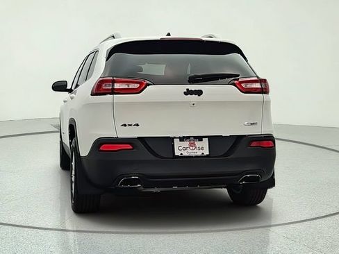 Used 2017 Jeep Cherokee Latitude w/ True North Edition AWD/4WD image 5