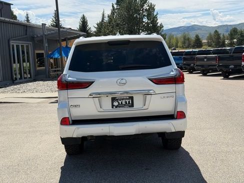 Used 2017 Lexus LX 570 4WD w/ Luxury Package image 12