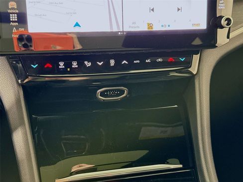 New 2026 Jeep Grand Cherokee Limited w/ Limited Altitude Package AWD/4WD image 11