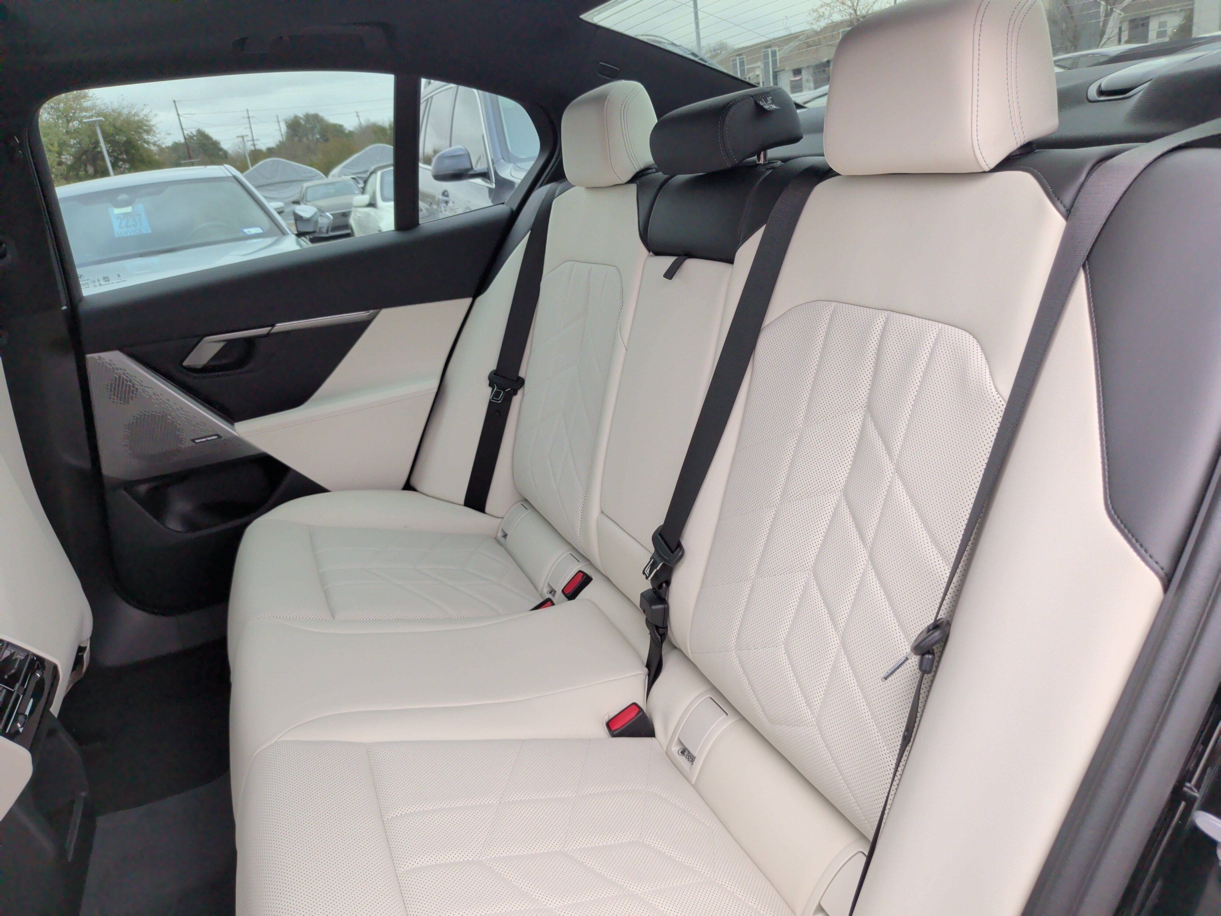 Certified 2026 BMW 530i xDrive w/ M Sport Package AWD/4WD image 38