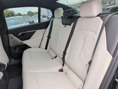Used 2026 BMW 530i xDrive w/ M Sport Package AWD/4WD image 38