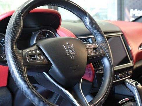 Used 2023 Maserati Levante GT AWD/4WD image 29