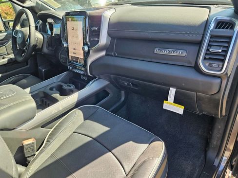 New 2026 RAM 2500 Laramie AWD/4WD image 17