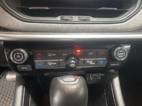 Used 2022 Jeep Compass Latitude w/ Convenience Group AWD/4WD image 22
