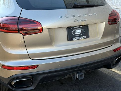 Used 2016 Porsche Cayenne image 16