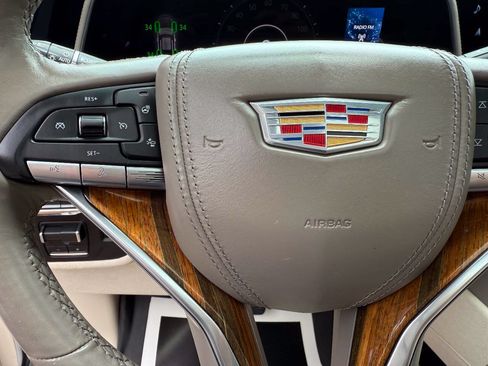 Used 2021 Cadillac Escalade Premium Luxury Platinum AWD/4WD image 22